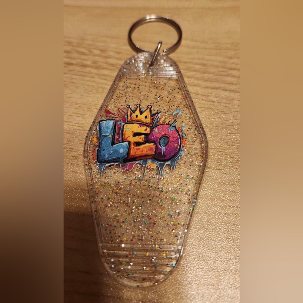 Leo Glitter Keychain